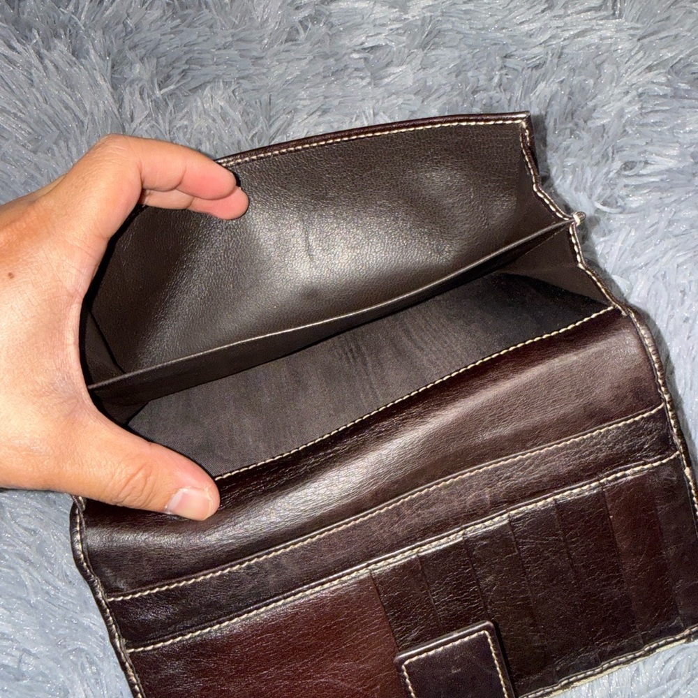 Classic Gucci Monogram Wallet - Picture 11 of 16